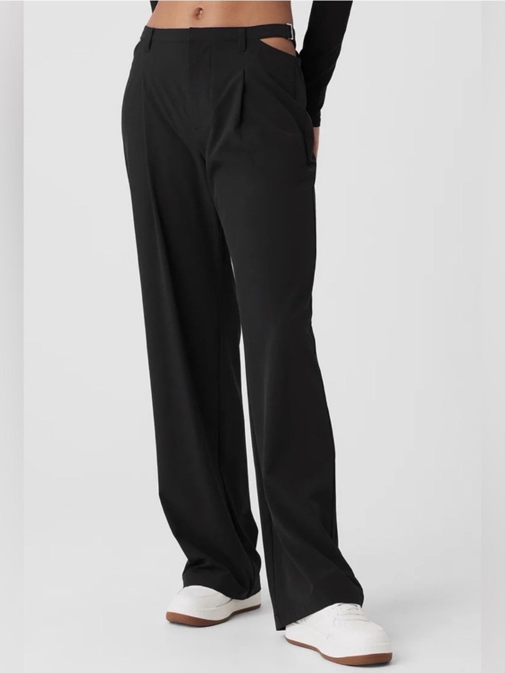 ALO • Mid Rise Showdown wide leg trousers pants in black - Medium